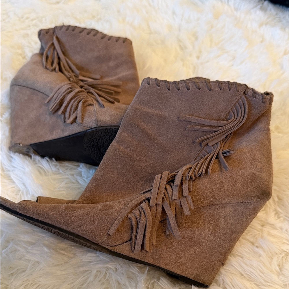 Vince Camuto Tan Fringe Suede Wedges